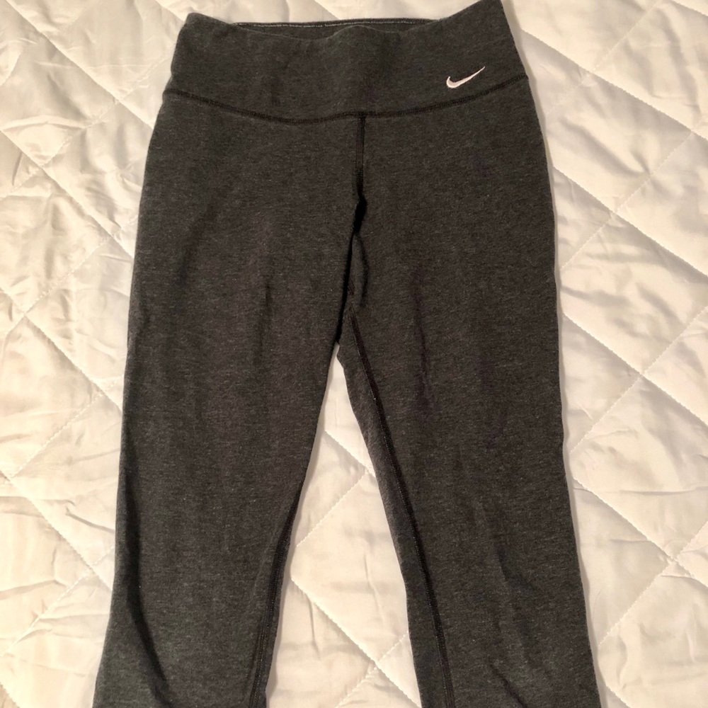 Nike Dri Fit crop leggings size xs